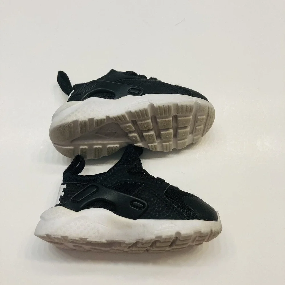 Nike Air Huarache‎ Run Toddler Shoes Black White 859594-002 Size 5C Slip On